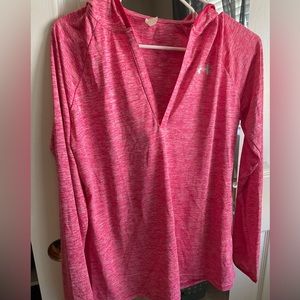 Women’s Under Armour long sleeved pullover